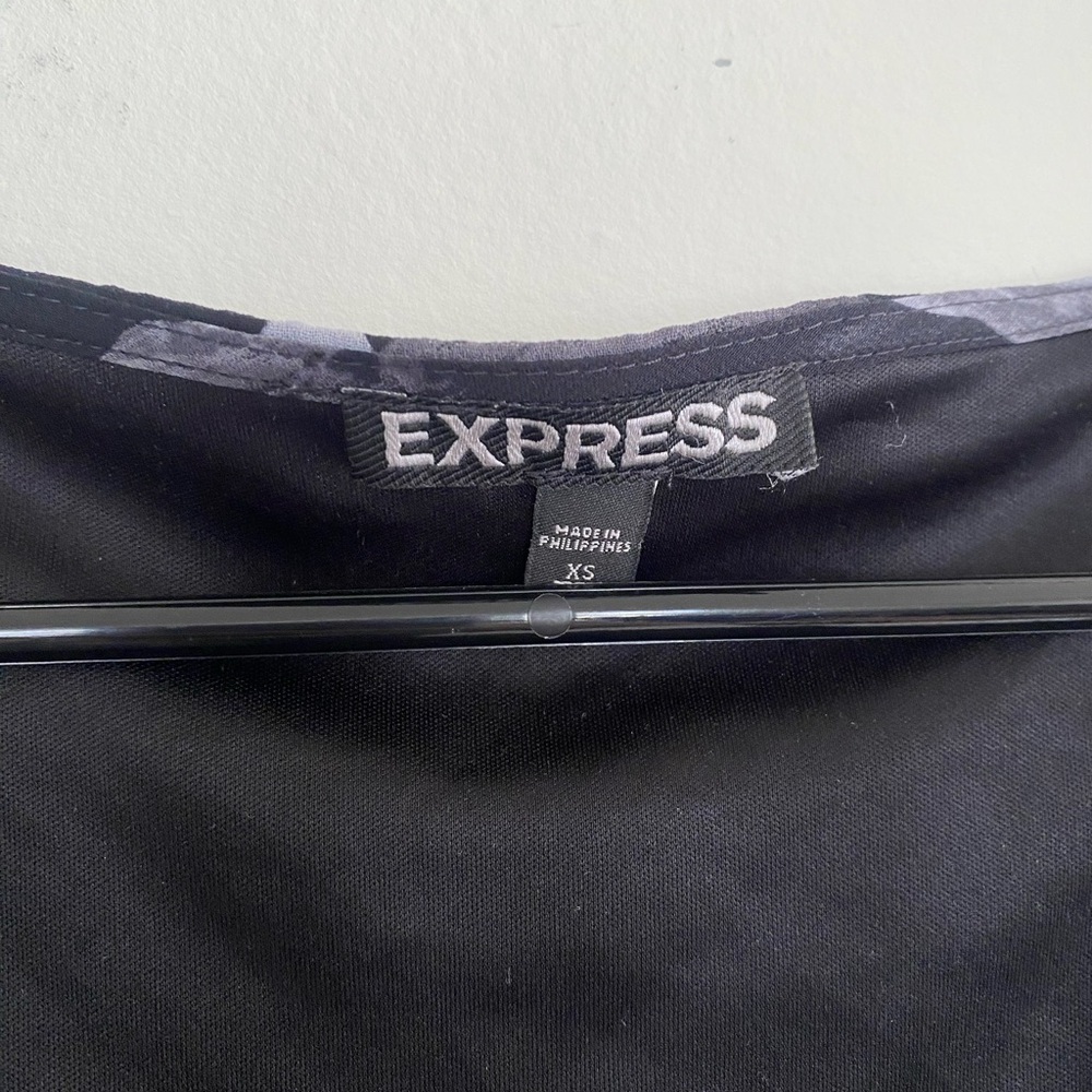 Express Romper - Picture 3 of 4